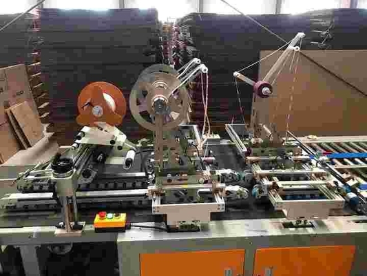 60m/min機械をつける半自動ホールダーのGluer 18KW 1310MMの紙箱