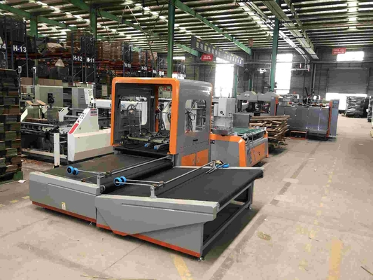 機械1310mm折り畳み式ボール箱Gluers 1600kgをつける熱い溶解のカートン